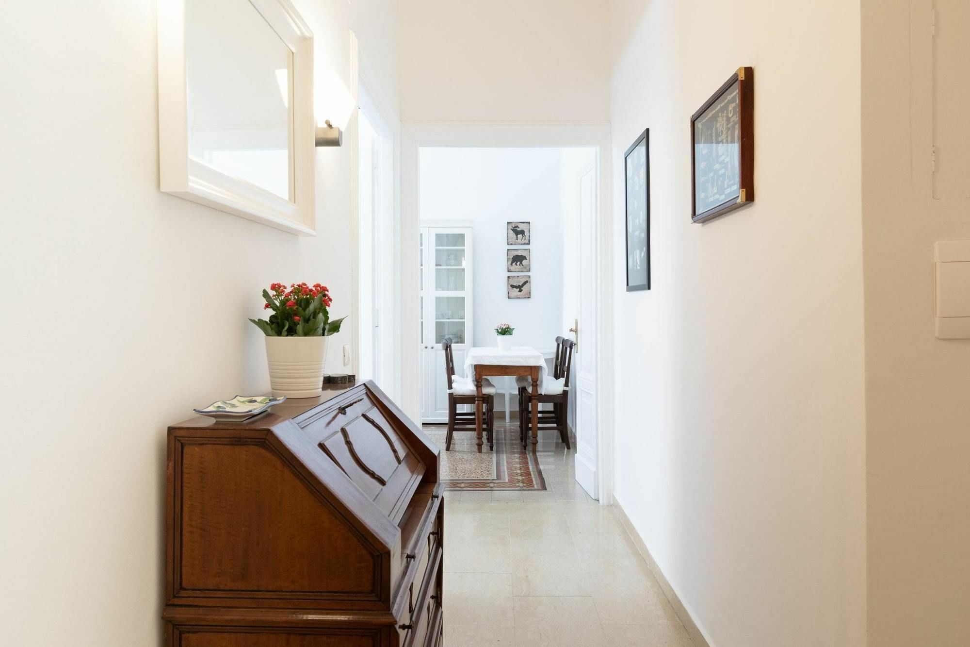 With One Bedroom In Roma, With Wifi Apartment *