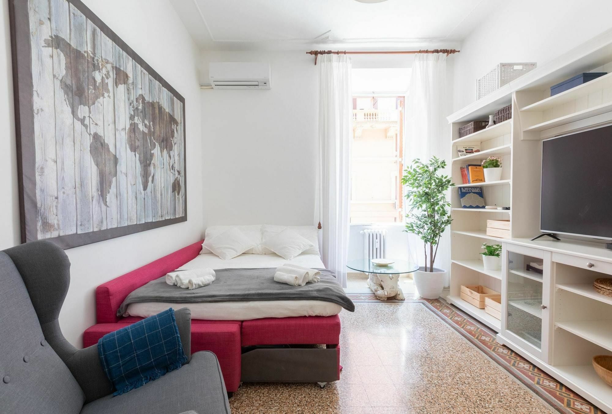 With One Bedroom In Roma, With Wifi Apartment