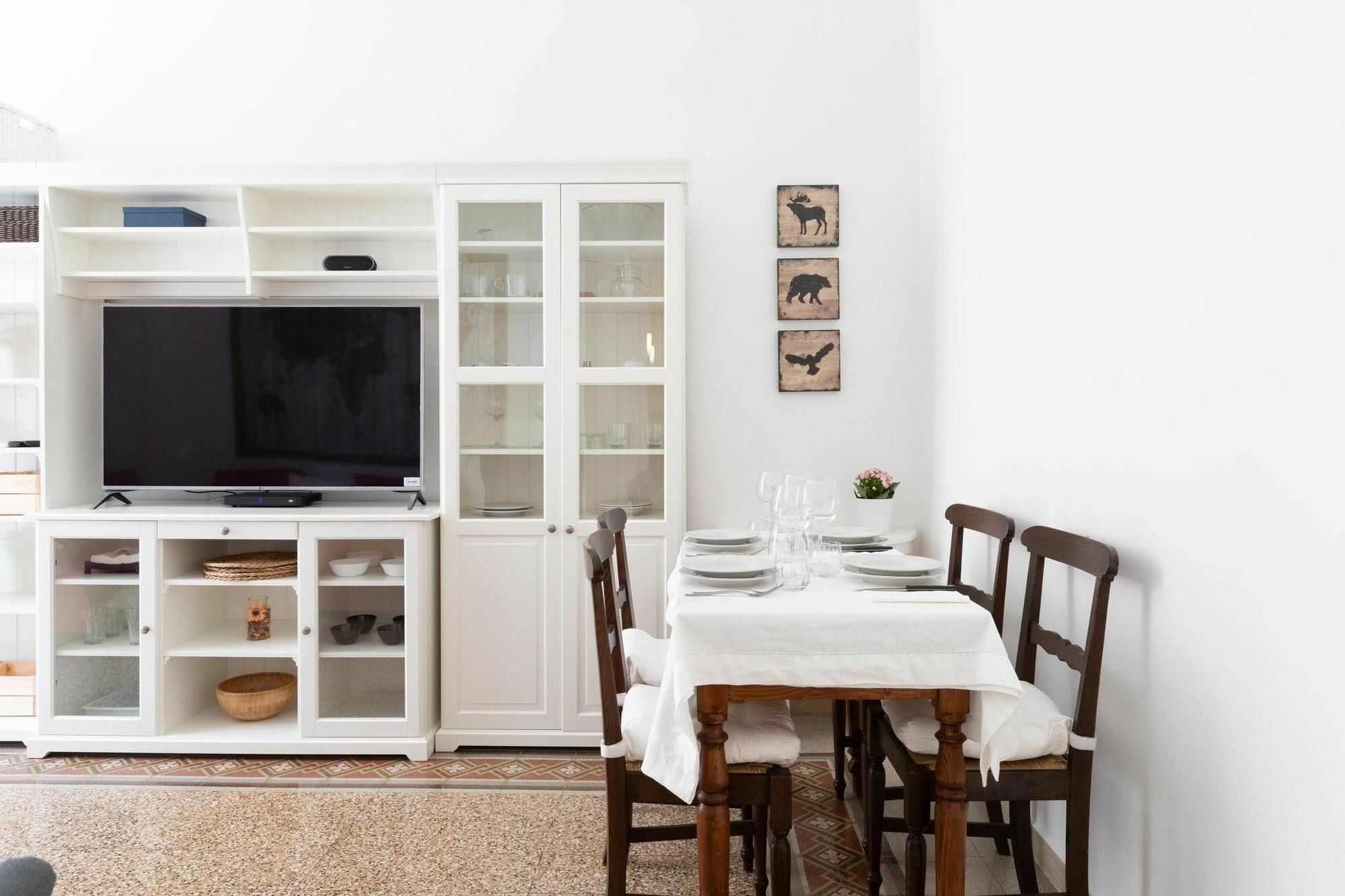 With One Bedroom In Roma, With Wifi Apartment *